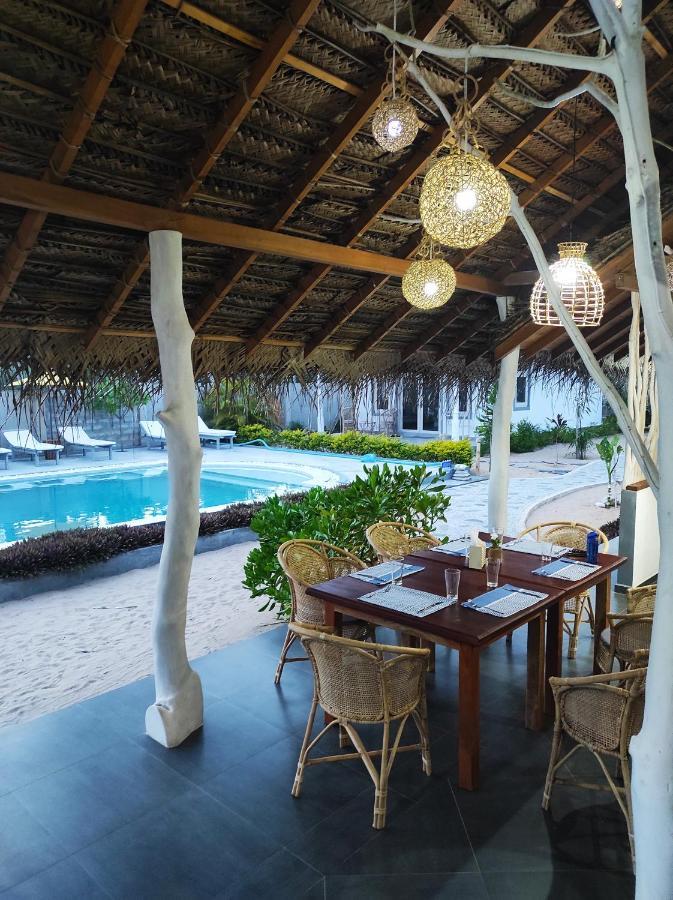 Sleeping Elephant Beach Resort Тангалла Экстерьер фото