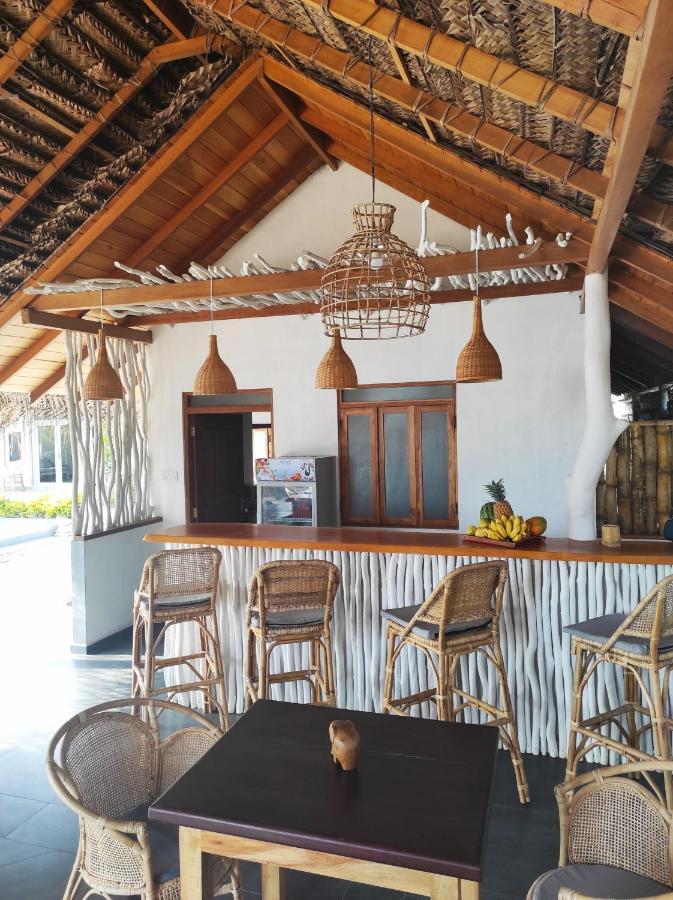 Sleeping Elephant Beach Resort Тангалла Экстерьер фото