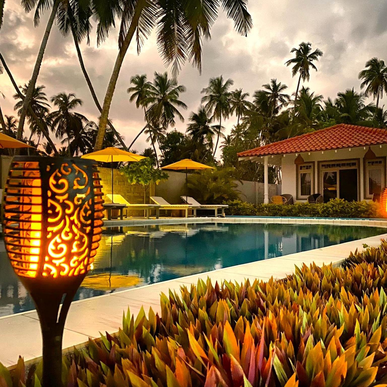 Sleeping Elephant Beach Resort Тангалла Экстерьер фото