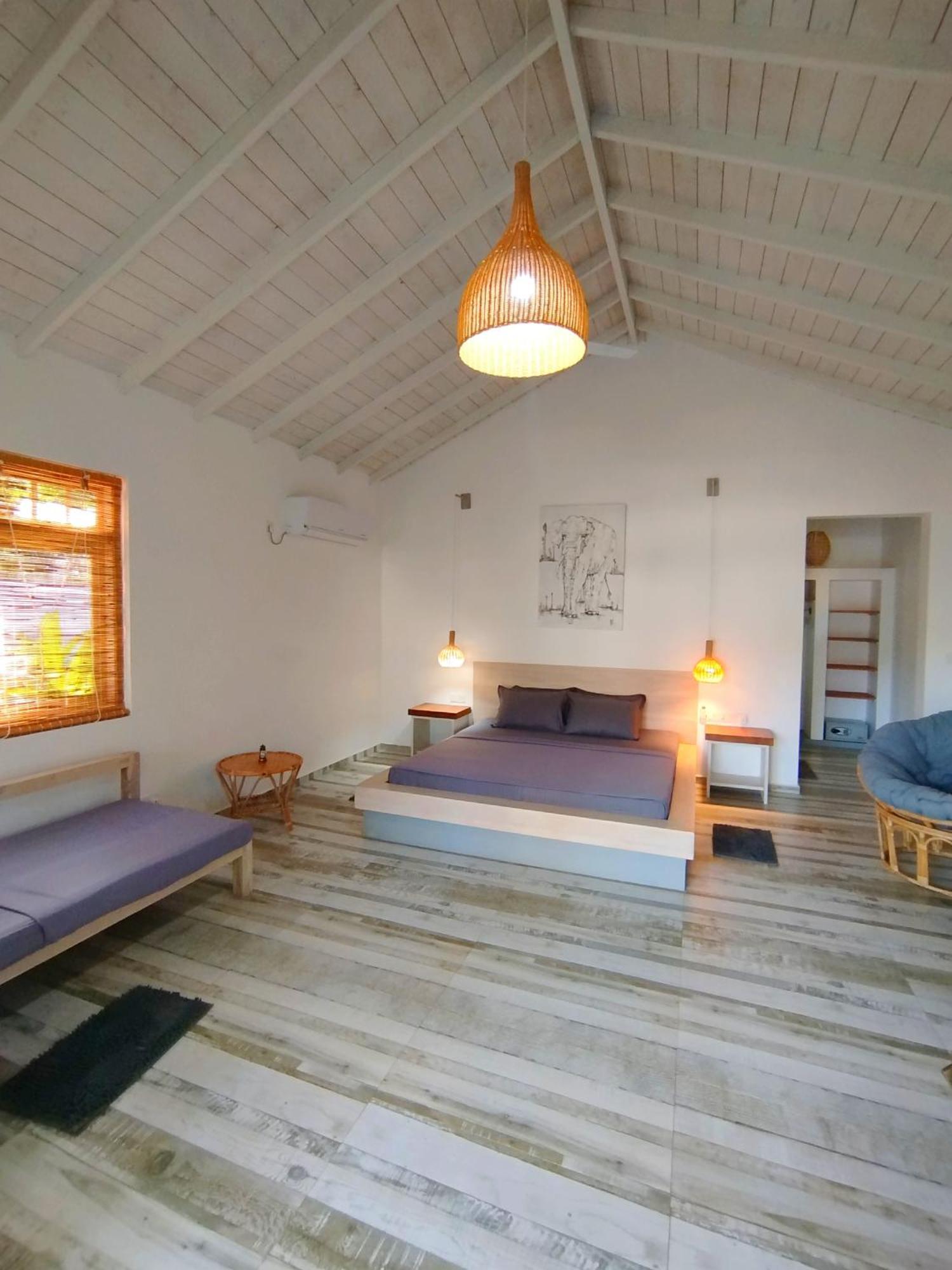 Sleeping Elephant Beach Resort Тангалла Экстерьер фото