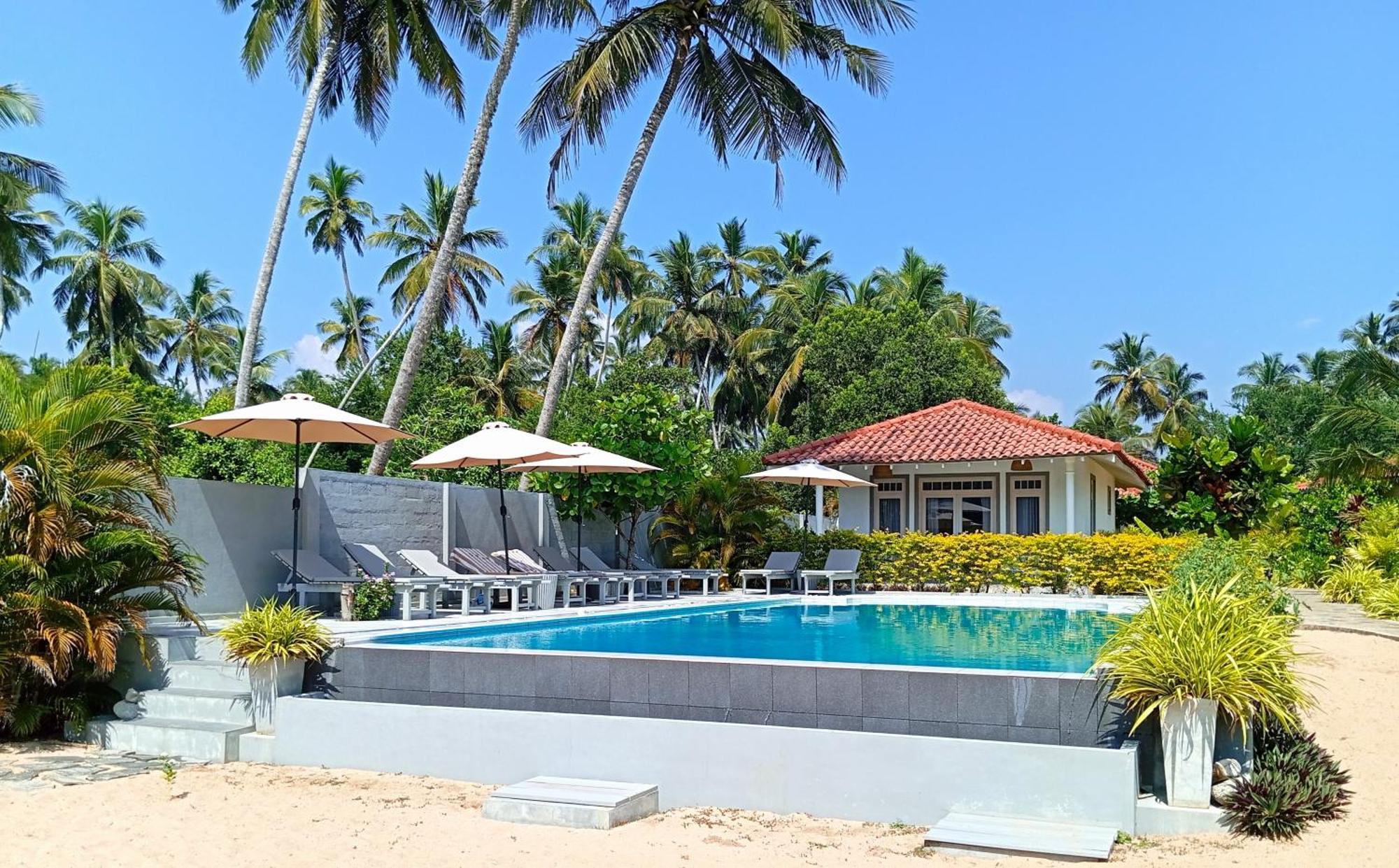 Sleeping Elephant Beach Resort Тангалла Экстерьер фото